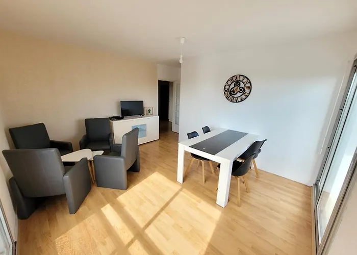 T5 Proche Tramway Apartamento *