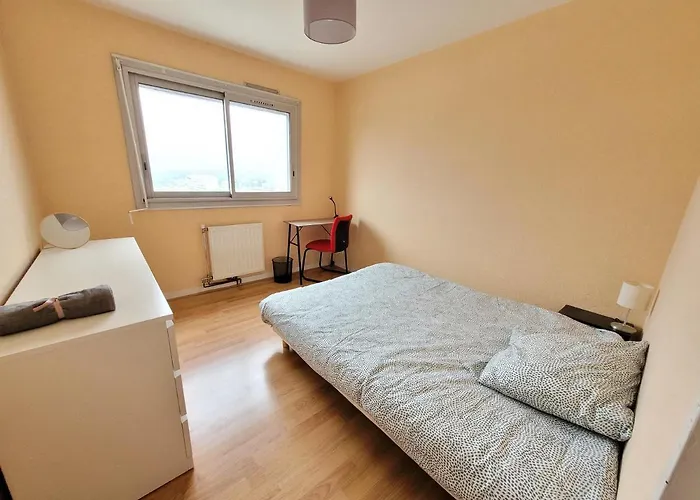 T5 Proche Tramway بريست